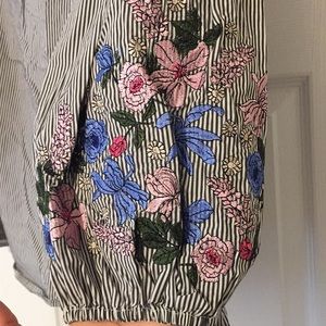 Liz Claiborne embroidered blouse